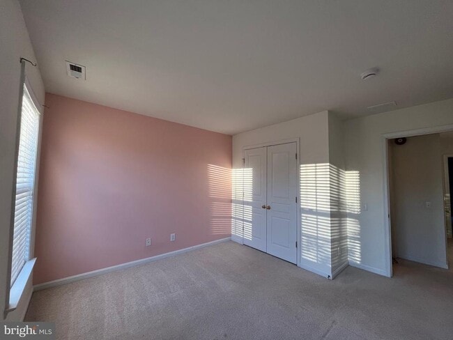 Building Photo - 895 Chatfield Rd