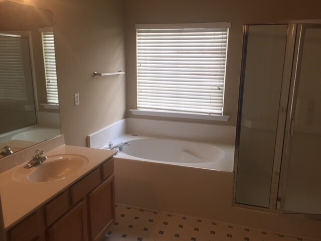 Building Photo - Simpsonville - 4BD+Bonus/2.5BA, 2425SF