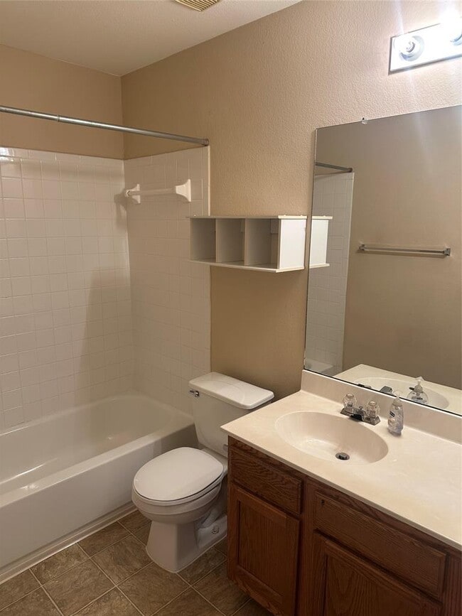 Building Photo - 14408 Ballycastle Trail