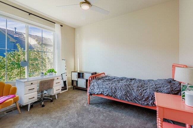 Building Photo - MOVE IN  SPECIAL