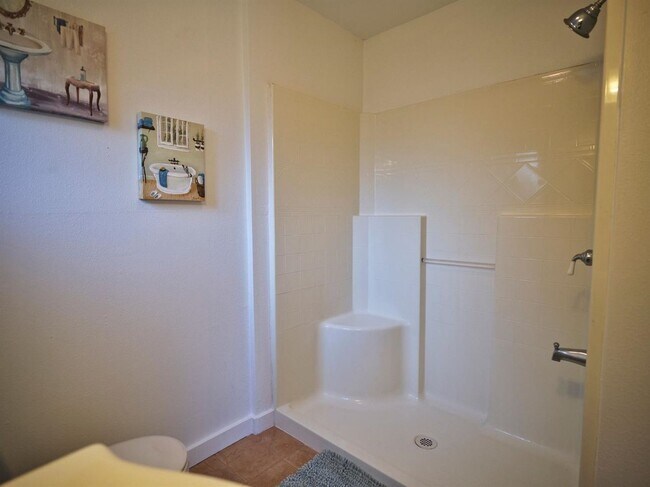 Building Photo - Charming 3 Bedroom in Historical Tower District