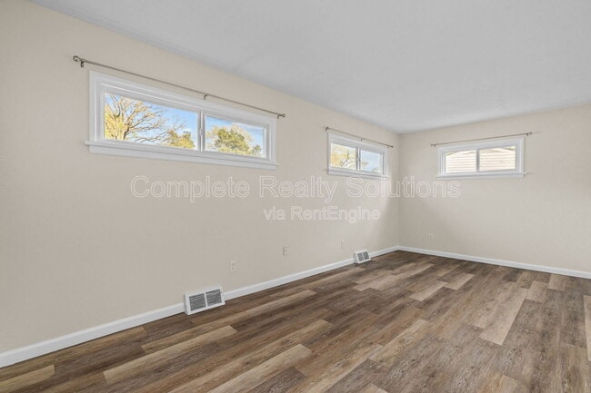 Building Photo - 62 Capitol Hill Dr