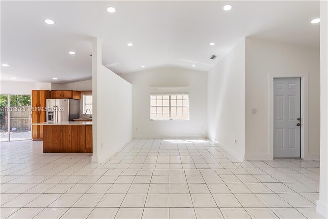 Building Photo - 15881 SW 139th Ave