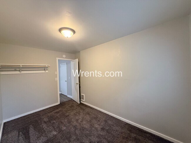 Building Photo - 301 E Nora Ave