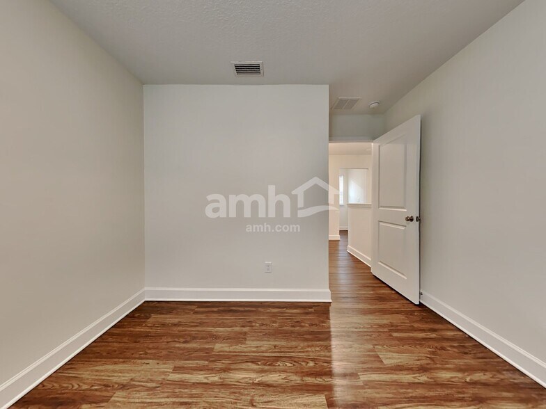 Building Photo - 1183 Tan Tara Trl