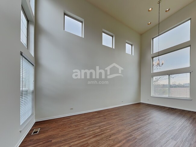 Building Photo - 2588 N Mallard Ln