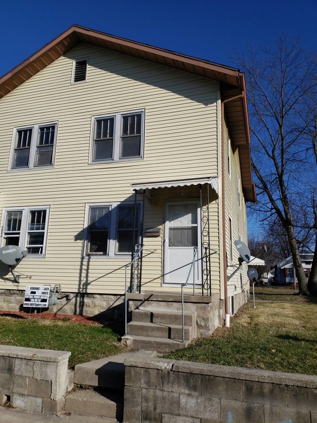 Building Photo - 3038 E Lynn St