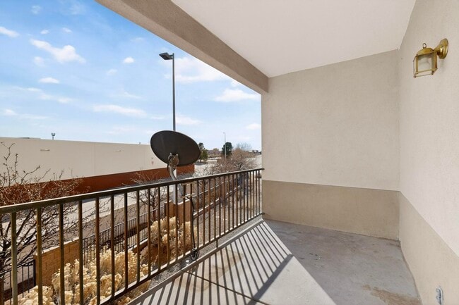 Building Photo - 4200 Ridgeway Ct