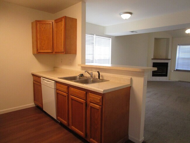 Building Photo - 5004-5006-5006 Betty Jean Way