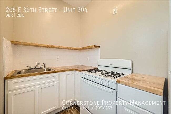 Building Photo - 205 E 30th St
