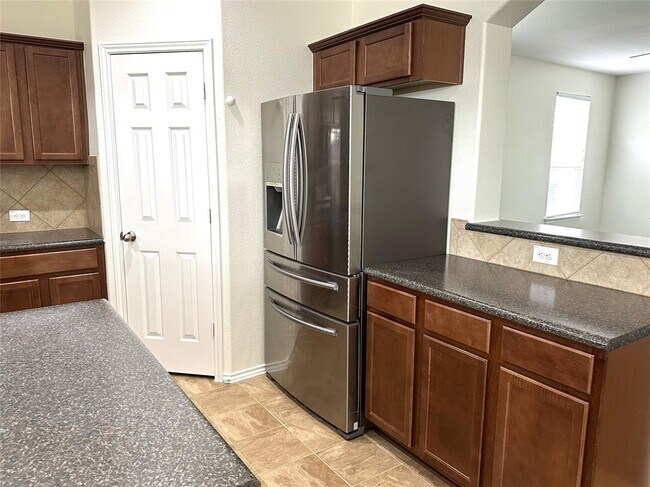 Building Photo - 307 Grutsch Dr