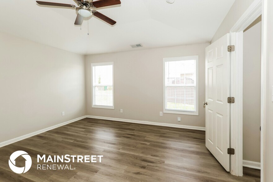 Building Photo - 11502 Top Walnut Loop