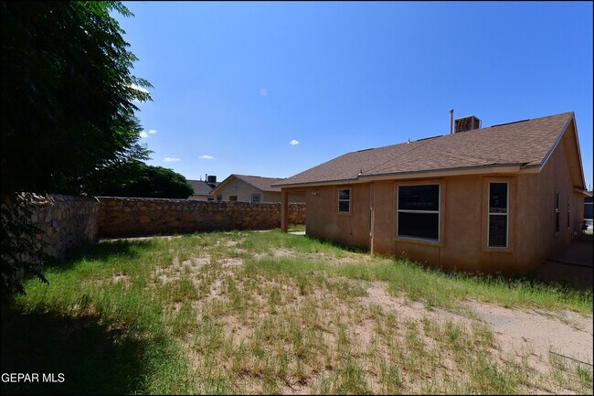 Building Photo - 3112 Tierra Ayala Dr