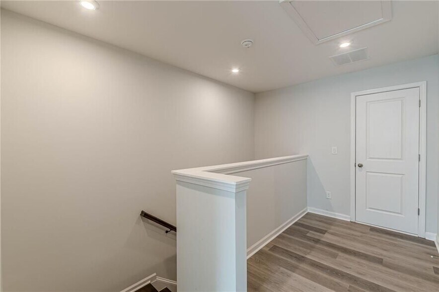 Building Photo - 1205 Skylar Ln SE