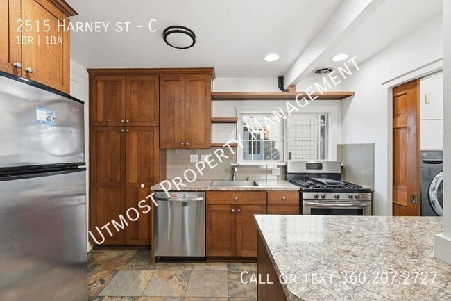 Building Photo - 2515 Harney St