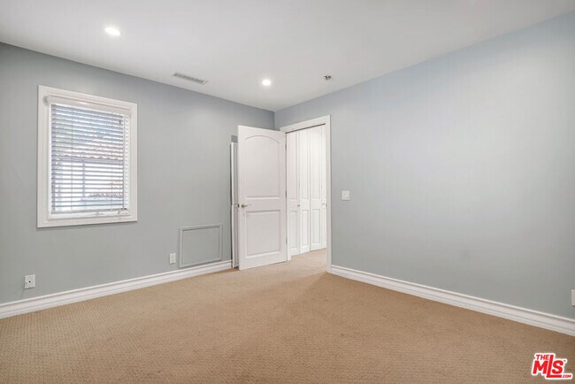 Building Photo - 10557 Rocca Pl