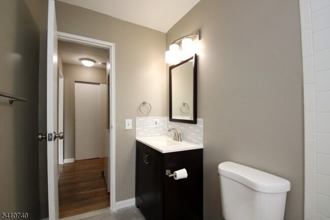 Building Photo - 515 Andria Ave