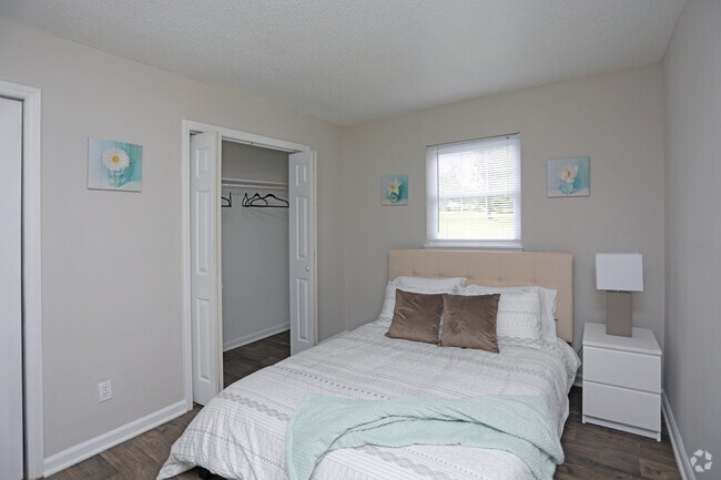 Building Photo - Charleston Apartments