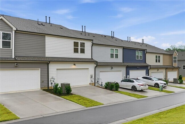 Building Photo - 245 Ribbon Rail St