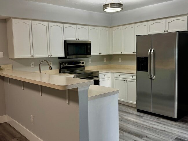 Building Photo - 2216 White Pine Cir