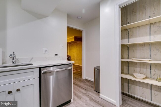 Building Photo - 12400 Bennett Rd