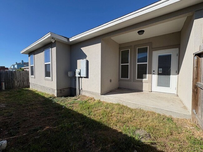 Building Photo - DCR602