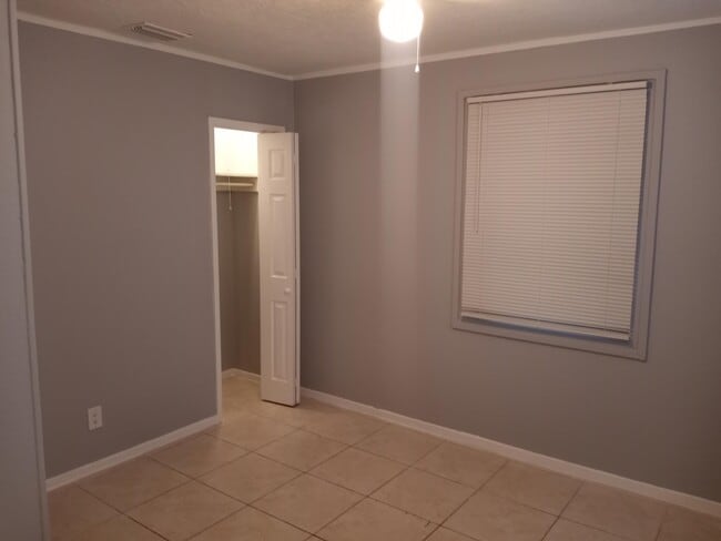 Building Photo - 522 W 3rd St