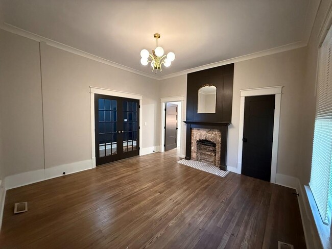 Building Photo - 385 Inman St SW