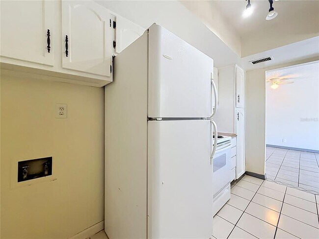 Building Photo - 2636 Lemon Tree Ln