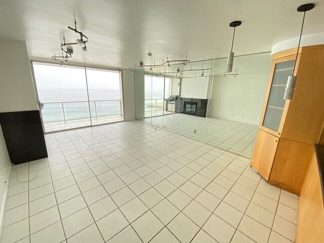 Building Photo - 615 Esplanade