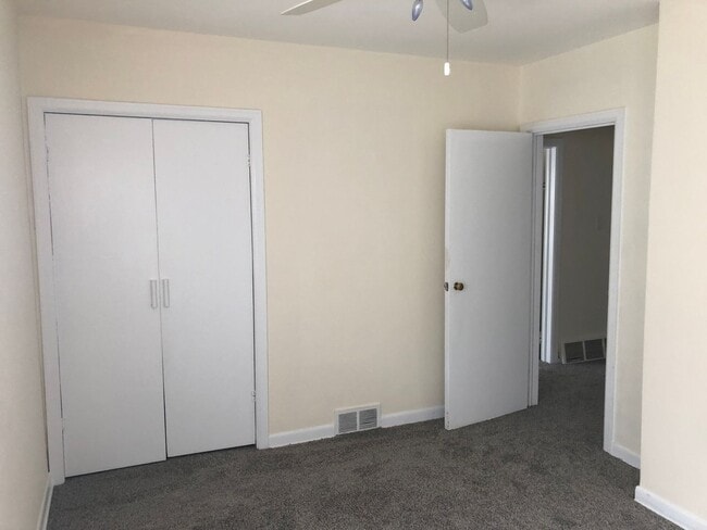 Building Photo - Charming 3-Bedroom Home Near Kenosha Dream...