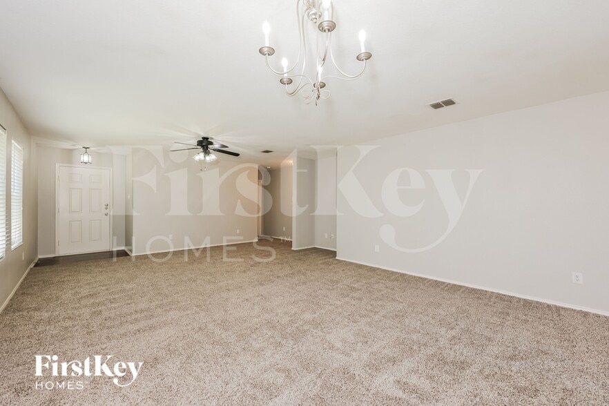 Building Photo - 6417 Meadow Way Ln