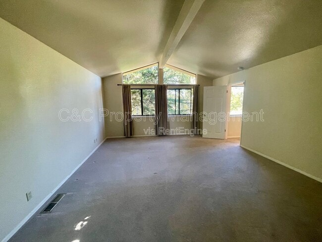 Building Photo - 1339 David Ave