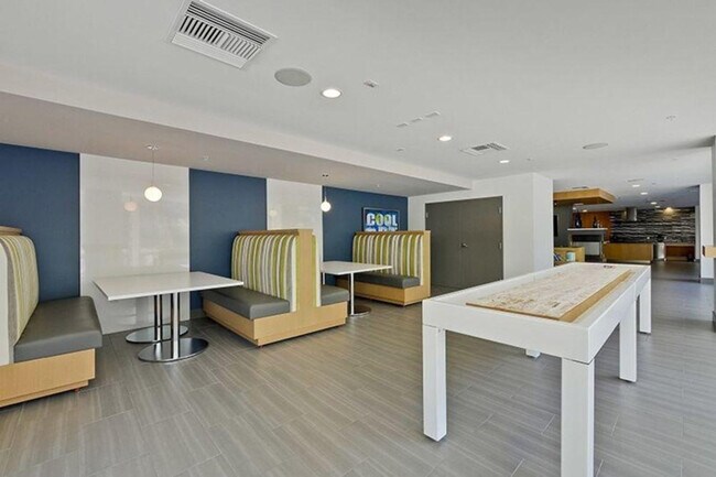 Building Photo - 1725 S Bascom Ave