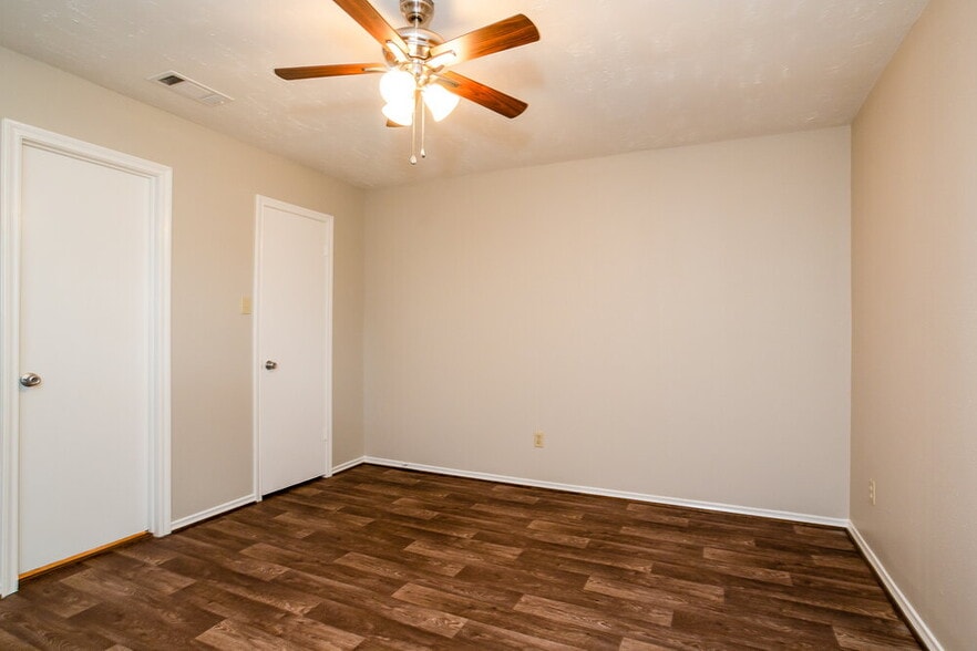 Building Photo - 15238 Bedford Glen Dr