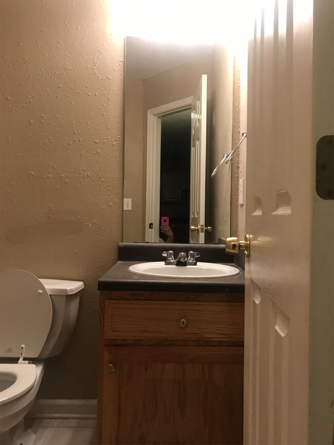 Building Photo - 6035 Creekerton Blvd