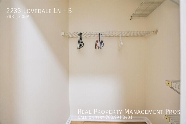 Building Photo - 2233 Lovedale Ln
