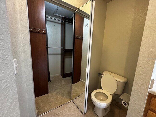 Building Photo - 9141 Lee Vista Blvd