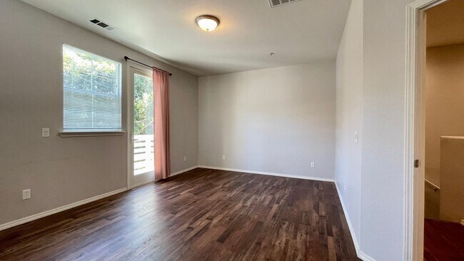 Building Photo - Beautifully Updated 3-Bedroom House with Patio in Broad Street Village