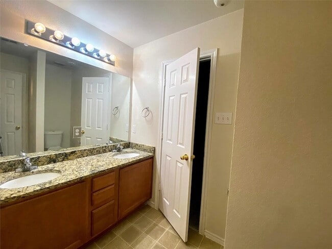 Building Photo - 1003 Sipapu Ct