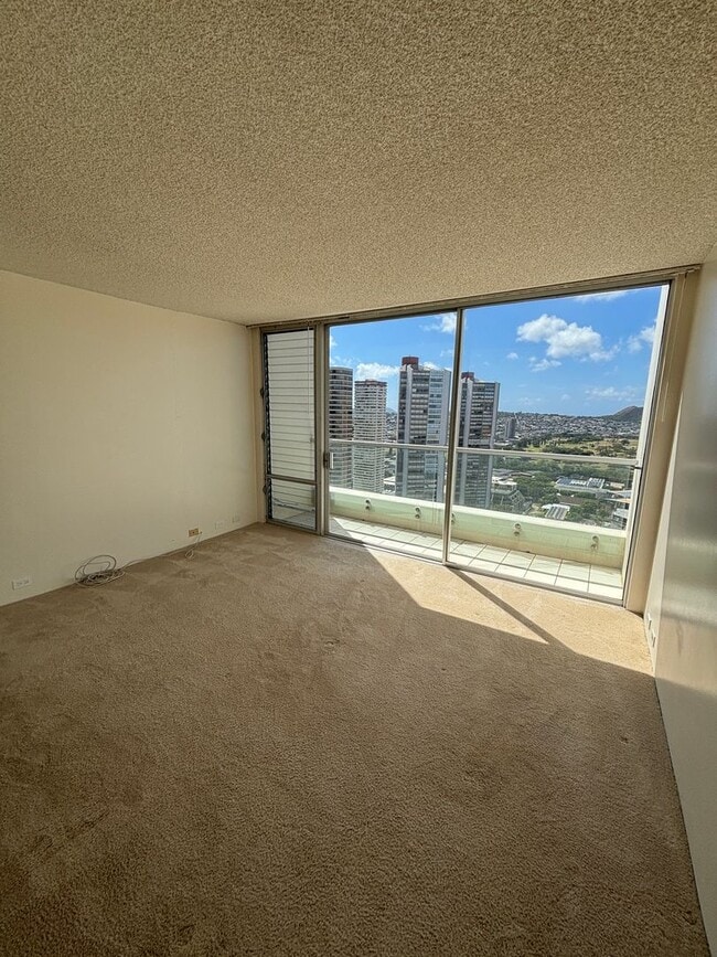 Building Photo - Kapiolani - Ala Wai Skyrise - 1 Bdrm/1 Bat...