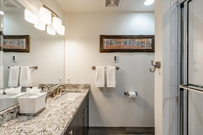 Building Photo - c4 Saddle Ridge Rd