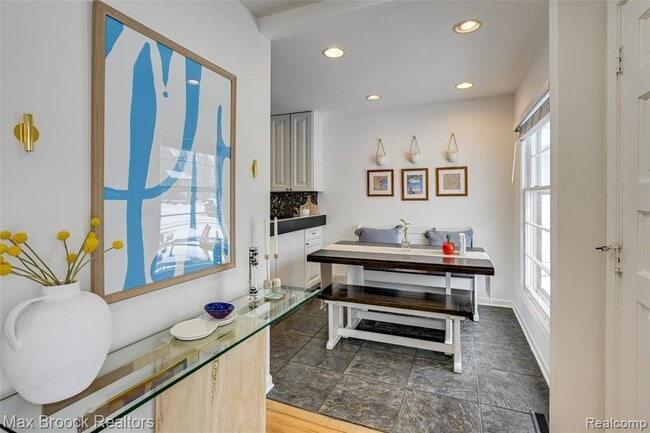 Building Photo - 1460 Cole St