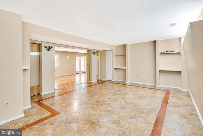 Building Photo - 21102 Raintree Ct