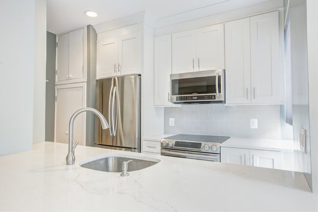 Primary Photo - One-Bedroom in Adams Morgan! Parking Spot ...