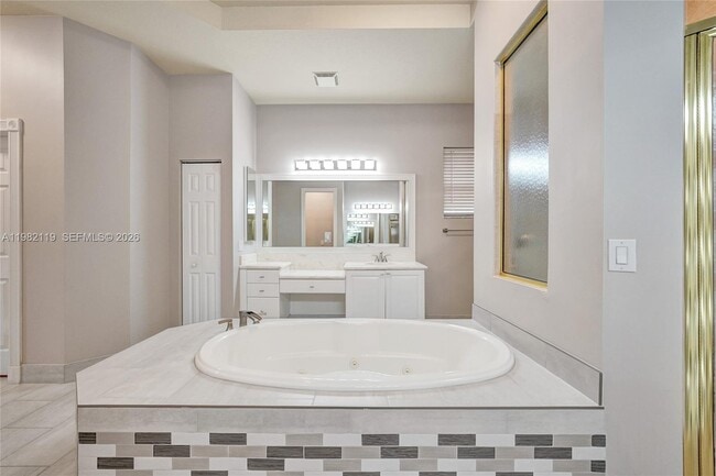 Building Photo - 8006 N Savannah Cir