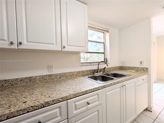 Building Photo - 58 SW 14th Terrace