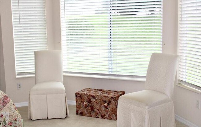 Master Bedroom bay window - 13635 SE 89th Ave