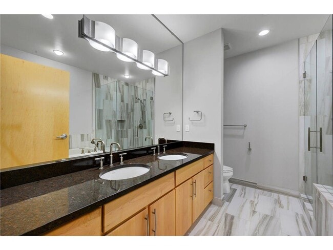 Building Photo - 150 NE 2nd St