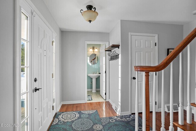 Building Photo - 8 Backstretch Ct